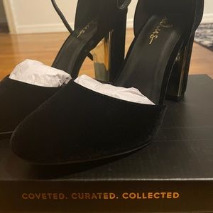Black velvet shoes